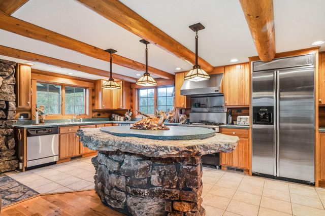 863 Collins Lane, Galena, MO 65656