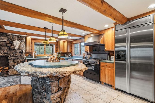 863 Collins Lane, Galena, MO 65656