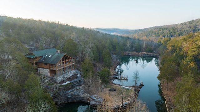 863 Collins Lane, Galena, MO 65656