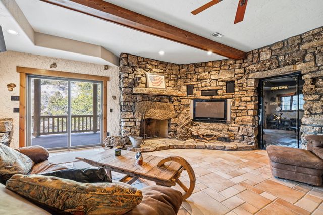 863 Collins Lane, Galena, MO 65656