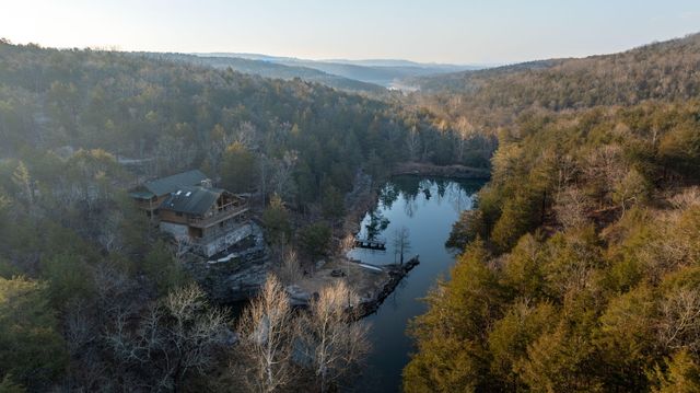 863 Collins Lane, Galena, MO 65656