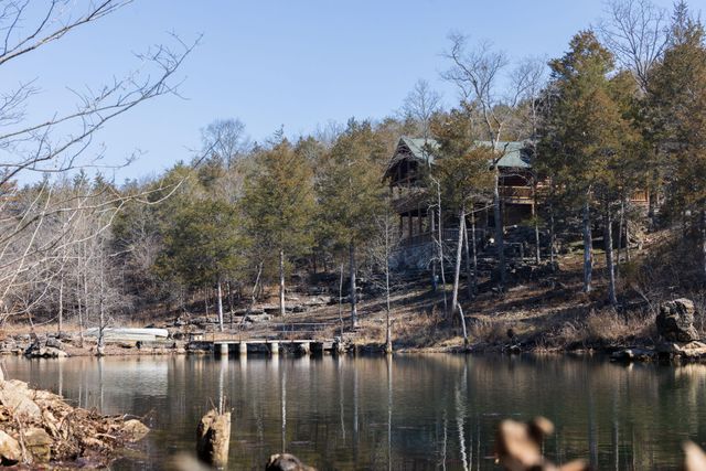 863 Collins Lane, Galena, MO 65656