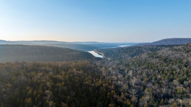 863 Collins Lane, Galena, MO 65656