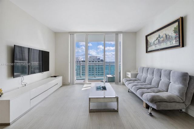 951 Brickell Ave 1806, Miami, FL 33131