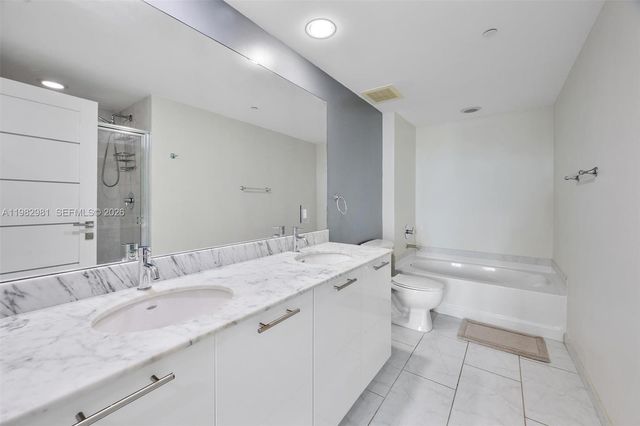 951 Brickell Ave 1806, Miami, FL 33131