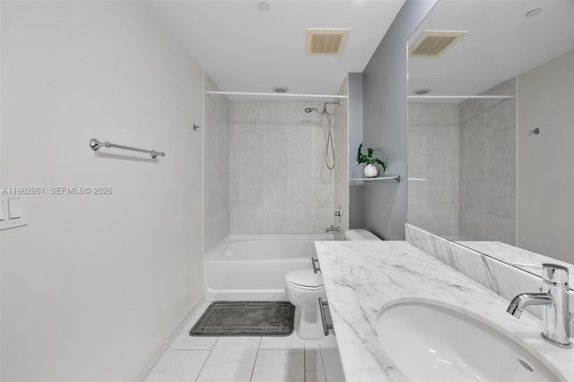 951 Brickell Ave 1806, Miami, FL 33131