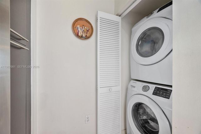 951 Brickell Ave 1806, Miami, FL 33131