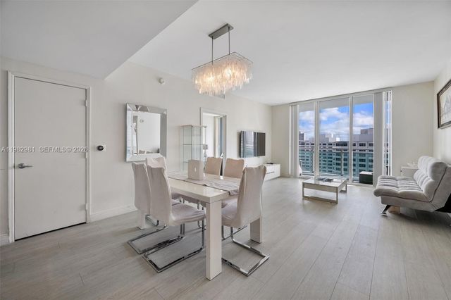 951 Brickell Ave 1806, Miami, FL 33131