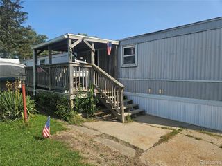 2482 Friend Ct, Flint, MI 48507