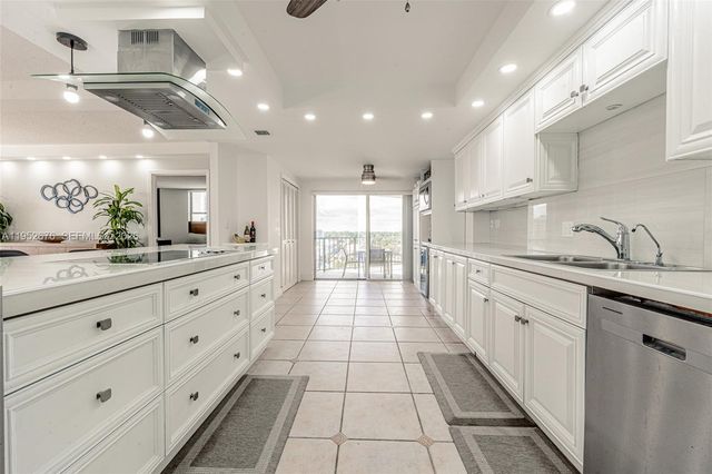 1800 NE 114th St 909, Miami, FL 33181