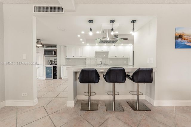 1800 NE 114th St 909, Miami, FL 33181