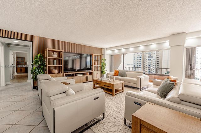 1800 NE 114th St 909, Miami, FL 33181