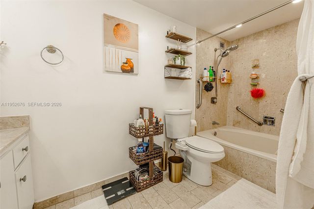 1800 NE 114th St 909, Miami, FL 33181