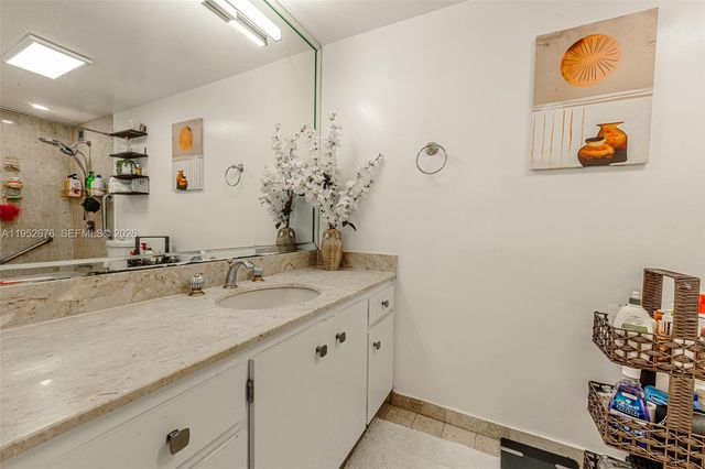 1800 NE 114th St 909, Miami, FL 33181