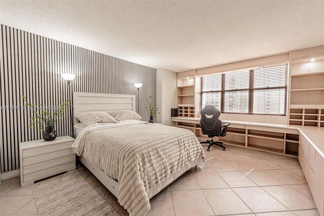 1800 NE 114th St 909, Miami, FL 33181