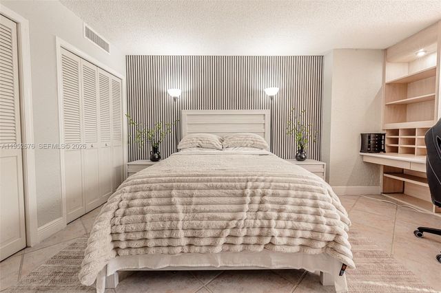 1800 NE 114th St 909, Miami, FL 33181