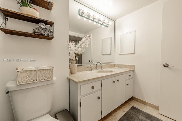 1800 NE 114th St 909, Miami, FL 33181