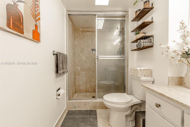 1800 NE 114th St 909, Miami, FL 33181