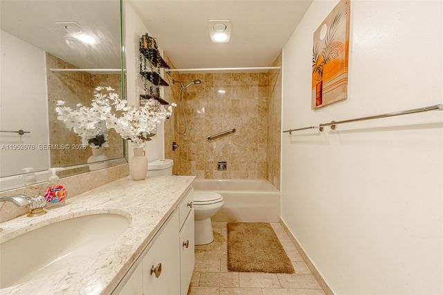 1800 NE 114th St 909, Miami, FL 33181