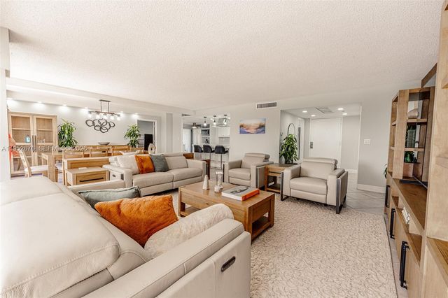 1800 NE 114th St 909, Miami, FL 33181