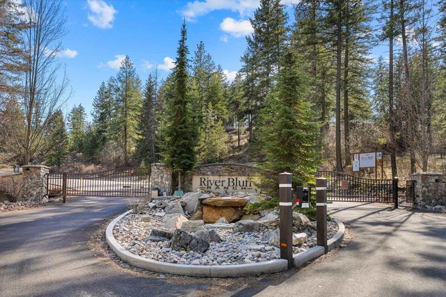 5904 W Hayden Ln, Spokane, WA 99208