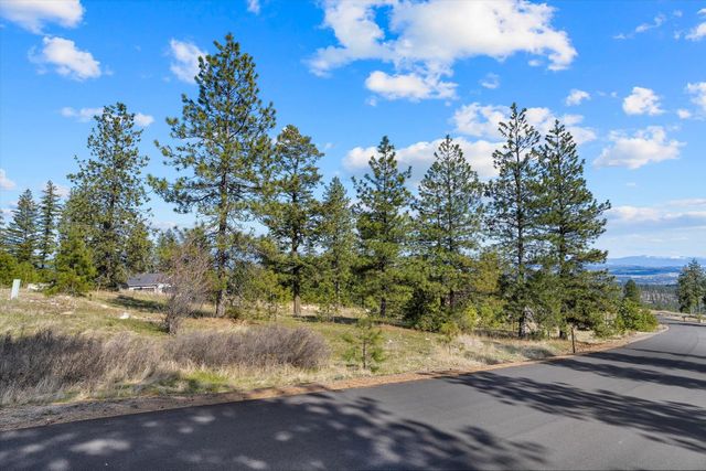 5904 W Hayden Ln, Spokane, WA 99208