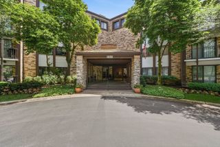 1400 N Yarmouth Place 303, Mount Prospect, IL 60056