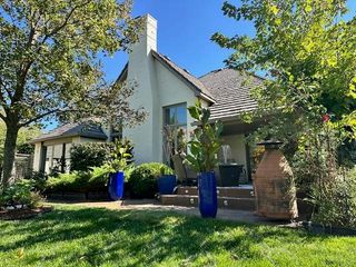 9235 E Lakepoint Dr, Wichita, KS 67226