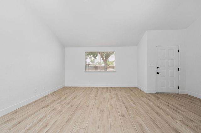 5339 W Swift Avenue, Fresno, CA 93722