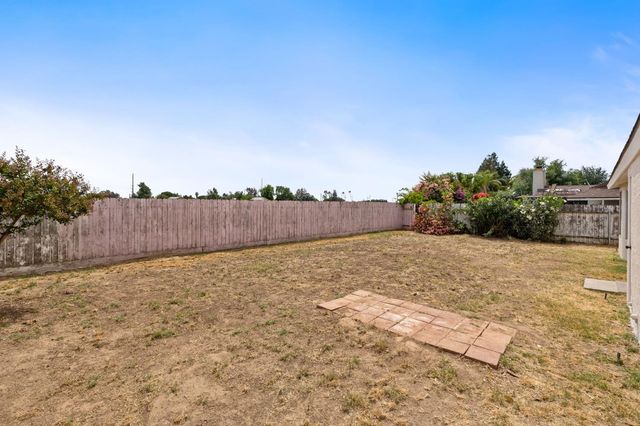 5339 W Swift Avenue, Fresno, CA 93722