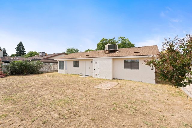 5339 W Swift Avenue, Fresno, CA 93722
