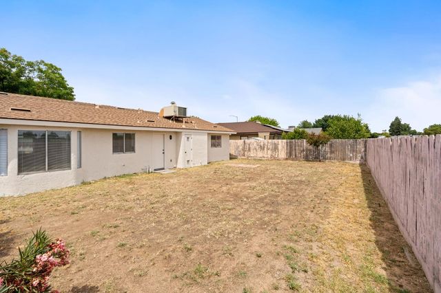 5339 W Swift Avenue, Fresno, CA 93722