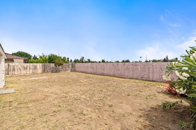 5339 W Swift Avenue, Fresno, CA 93722