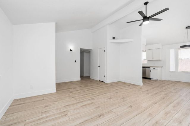 5339 W Swift Avenue, Fresno, CA 93722