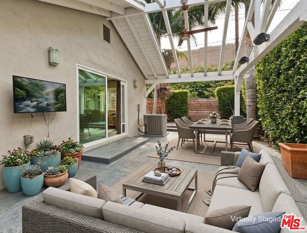 Image 2 of property listing at 5437 Coolidge Avenue, Culver City, CA 90230