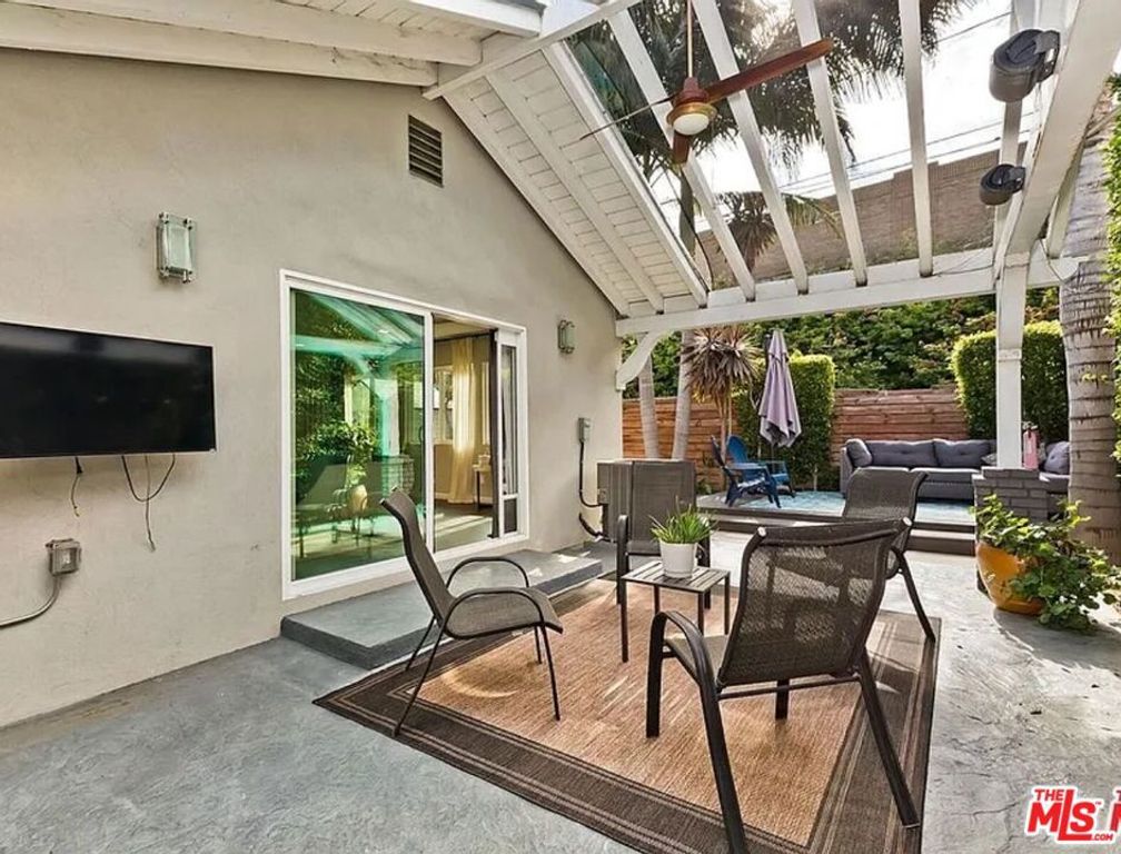 Image 3 of property listing at 5437 Coolidge Avenue, Culver City, CA 90230