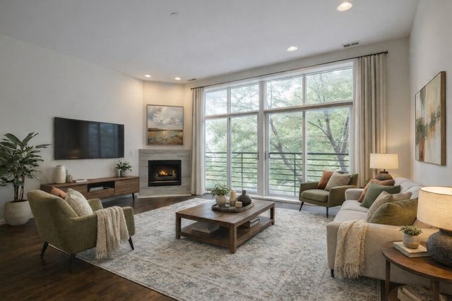 1872 N Damen Avenue 2N, Chicago, IL 60647