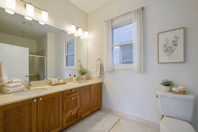 1872 N Damen Avenue 2N, Chicago, IL 60647