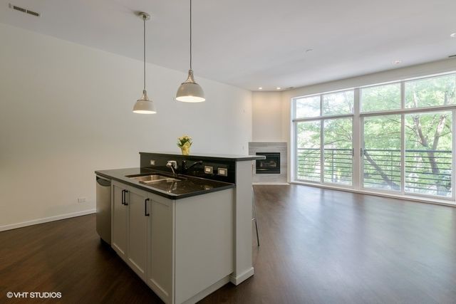 1872 N Damen Avenue 2N, Chicago, IL 60647