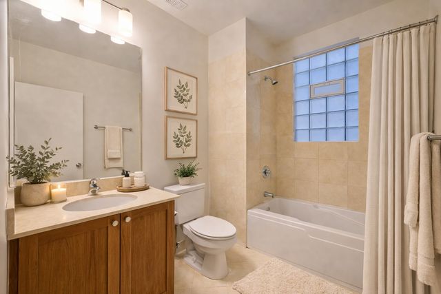 1872 N Damen Avenue 2N, Chicago, IL 60647