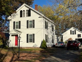 10 Maple St, Sturbridge, MA 01566