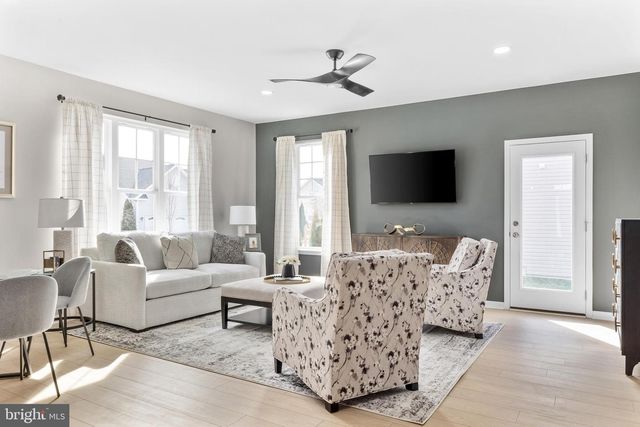 631 RESORT BLVD, Dover, DE 19904