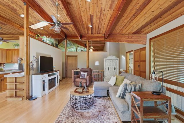 856 Green Tree Loop, Grants Pass, OR 97527