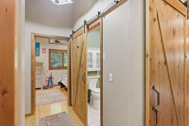 856 Green Tree Loop, Grants Pass, OR 97527