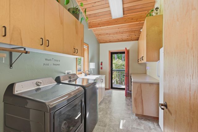 856 Green Tree Loop, Grants Pass, OR 97527