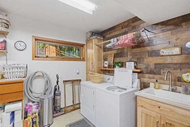 856 Green Tree Loop, Grants Pass, OR 97527