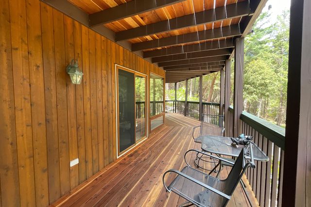 856 Green Tree Loop, Grants Pass, OR 97527