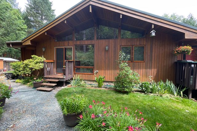 856 Green Tree Loop, Grants Pass, OR 97527