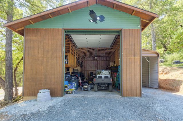 856 Green Tree Loop, Grants Pass, OR 97527