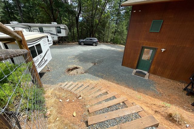 856 Green Tree Loop, Grants Pass, OR 97527